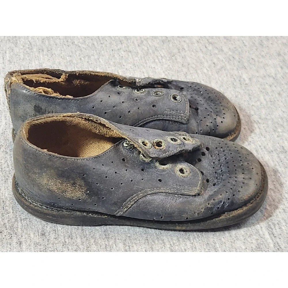 Unbranded Antique Baby Shoes Unisex Kids 4.5in black Leather Perforated Sole